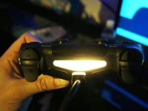 PS4 Controller Yellow Light